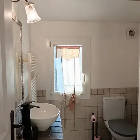 Le Petit Mas Des Hauts De Beyssan, Maison De Avec Piscine Privative Pour 2 Personnes * Gargas (Vaucluse)